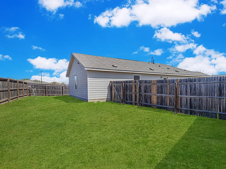 3814 Pickles Way — Photo 33