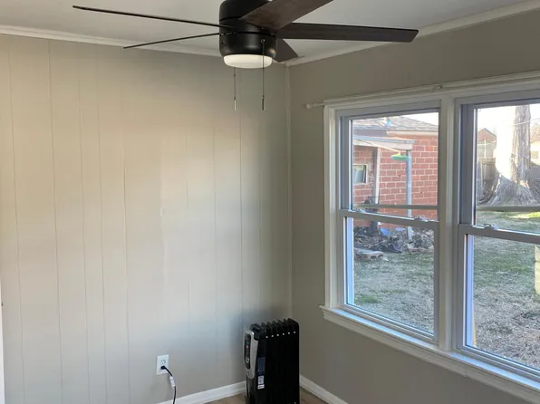 405 SE 4th St, Pryor, OK 74361