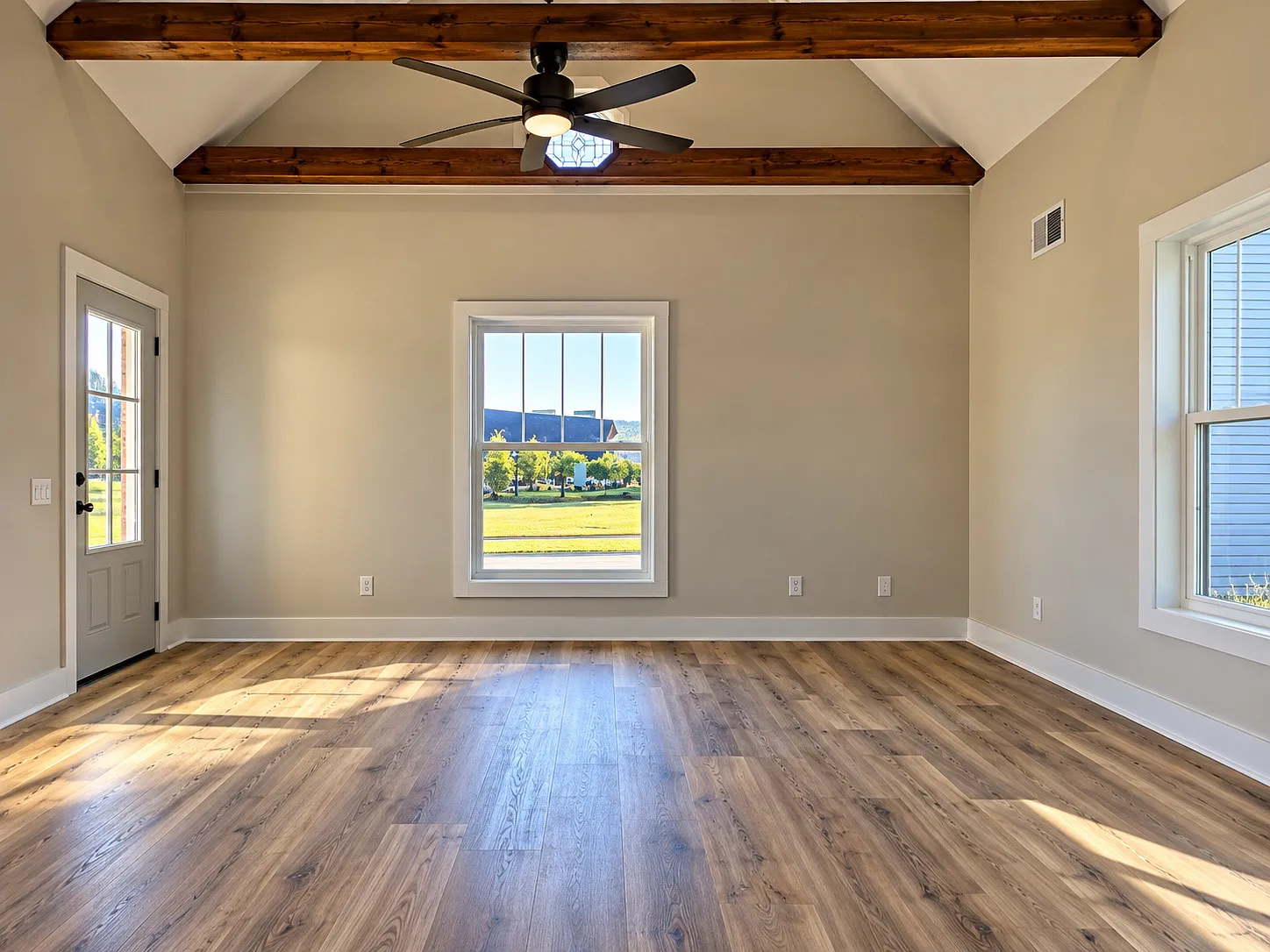 3 bed, 1096 sqft, $1,500 — Photo 3