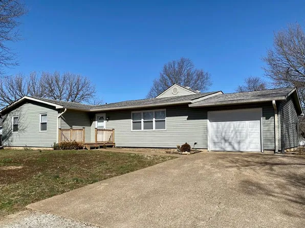 3027 Wood Ave, Parsons, KS 67357