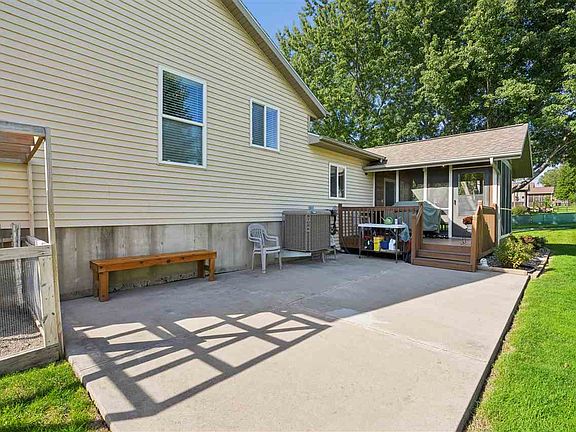5th image of 2331 N Ridge Dr