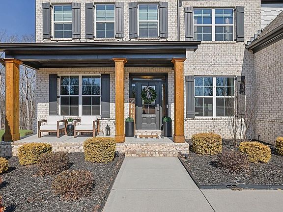 4th image of 1041 Montrose Way