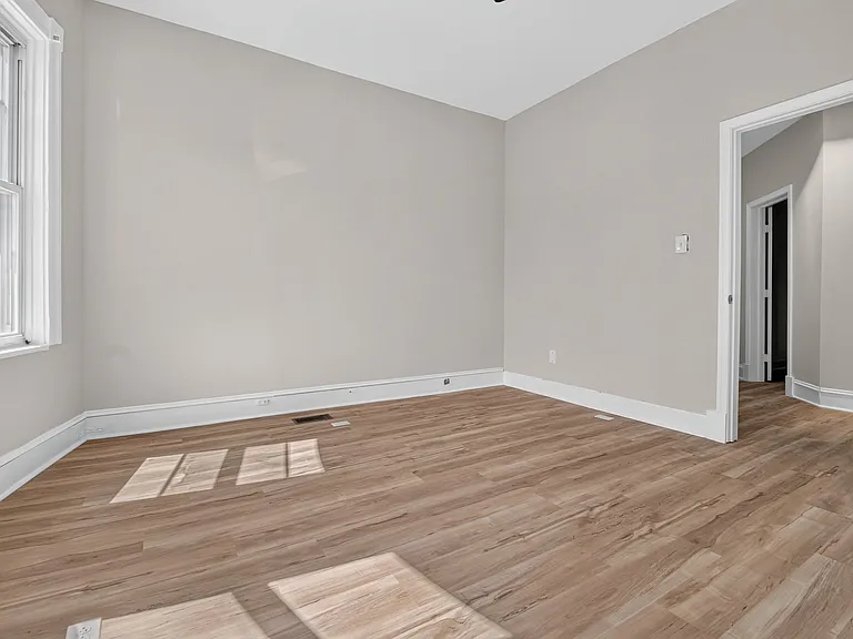 512 Sanford Pl — Photo 23