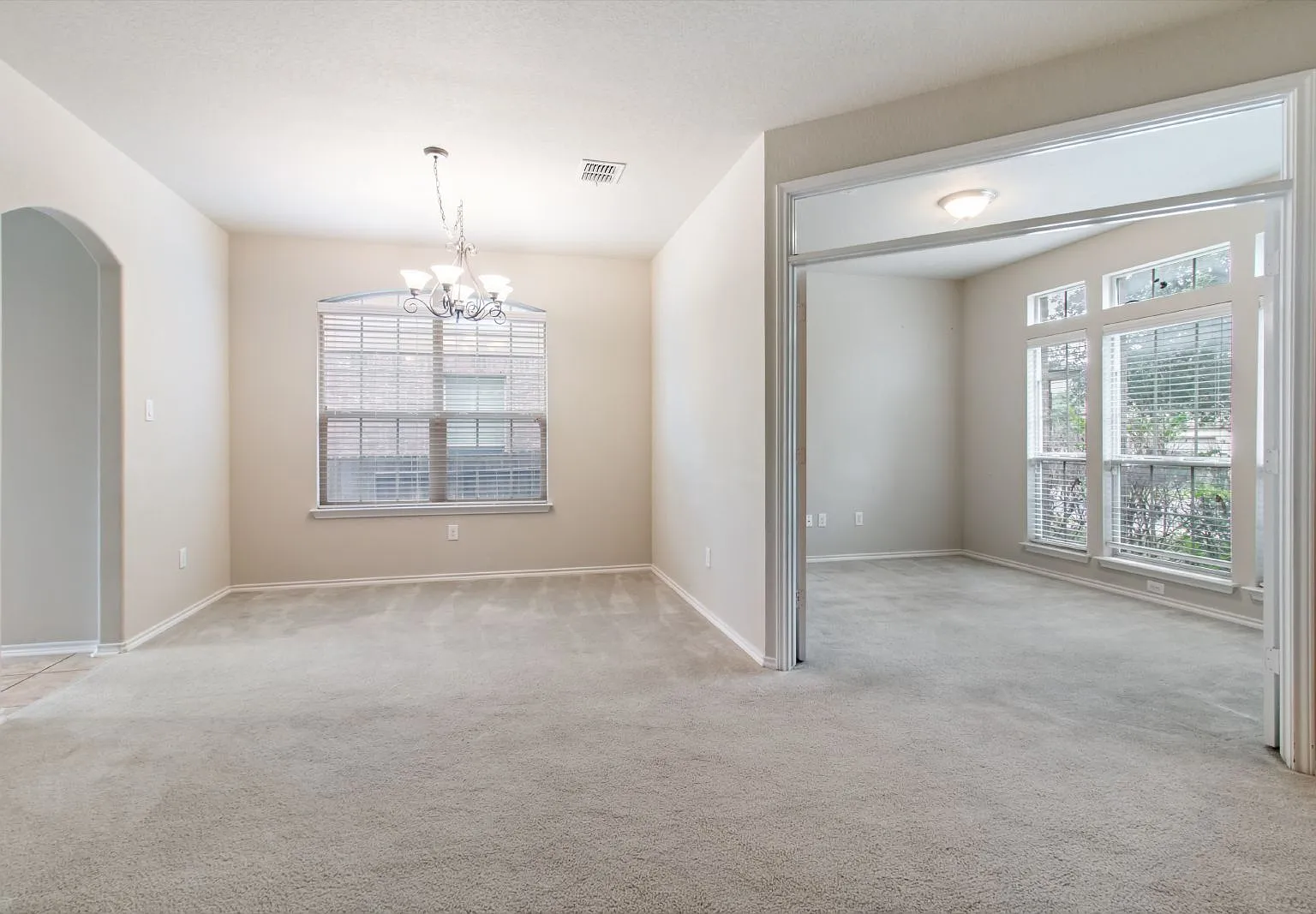 4 bed, 3.0 bath, 3197 sqft, $2,200 — Photo 3