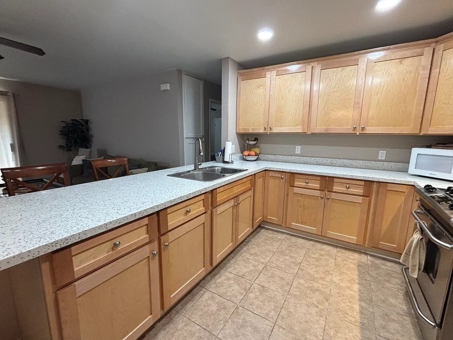 3 bed, 1150 sqft, $2,900 — Photo 3