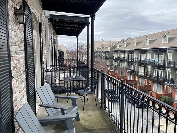 3rd image of 113 Harbor Town Sq APT 301
