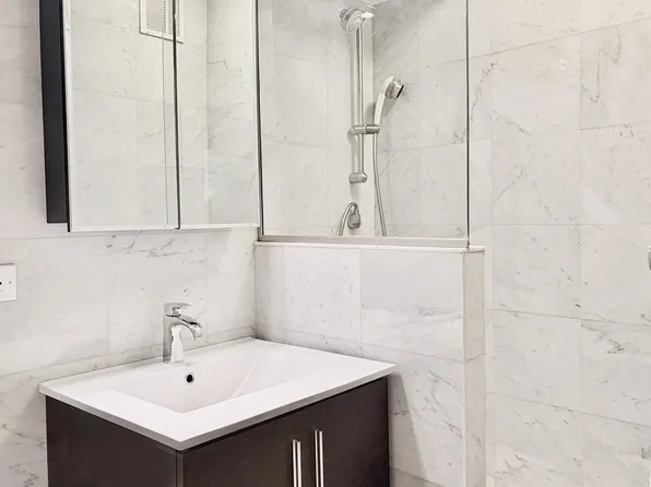 153 East 57th Street image 5 of 8