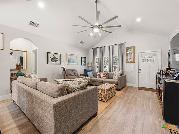 4th image of 566 Whispering Breeze Dr