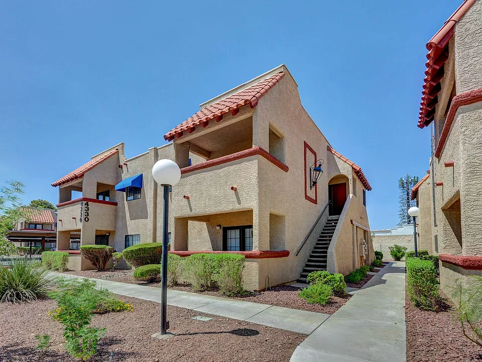 4330 Sanderling Cir #86
