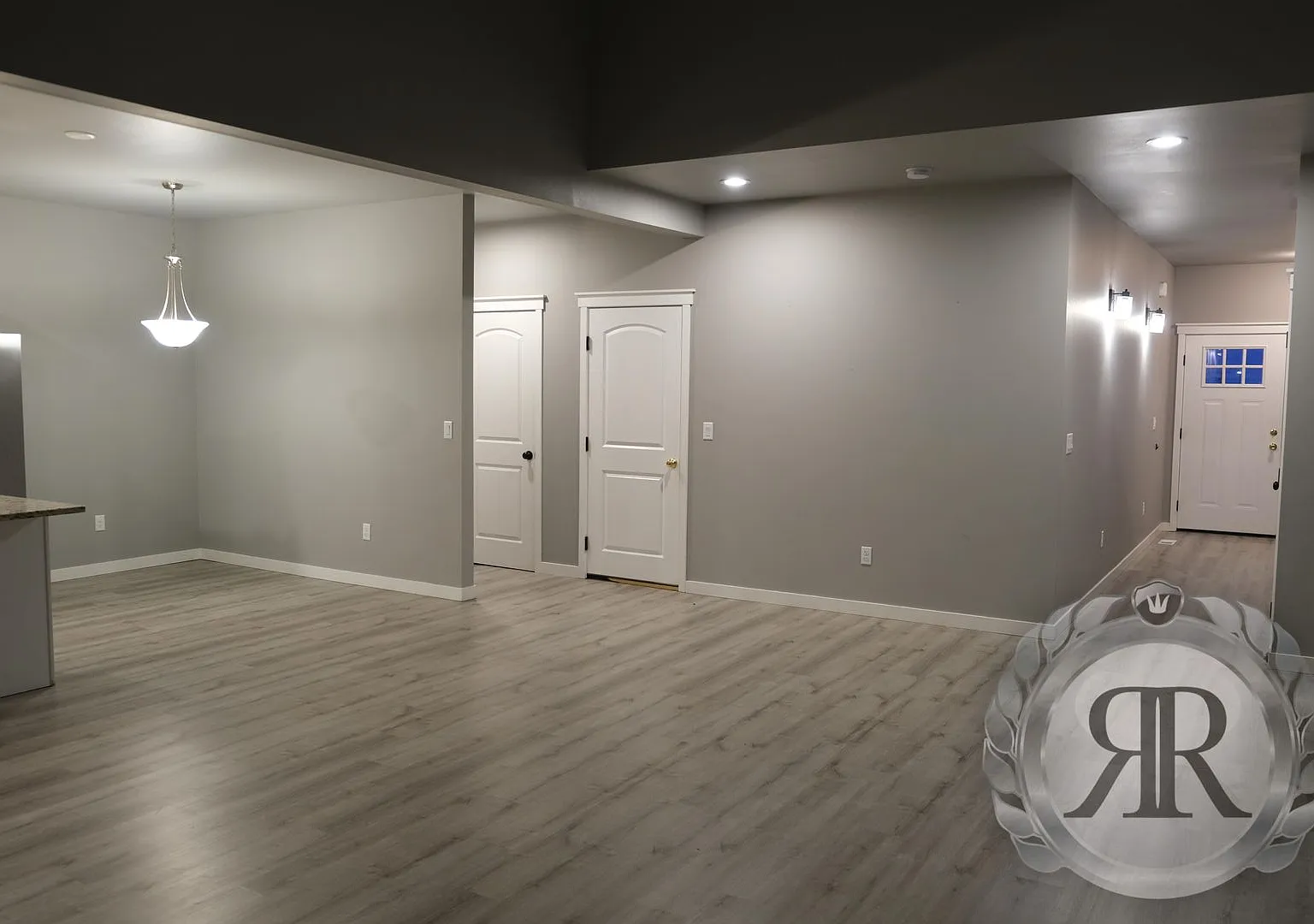West Valley - 3 Bedroom, 2 1/2 Bath Duplex, 2 Car Garage — Photo 4
