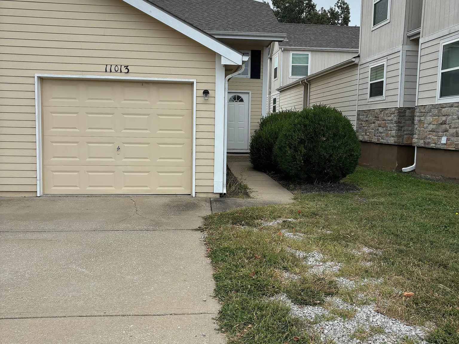2 bed, 1.5 bath, 1650 sqft, $1,400 — Photo 2