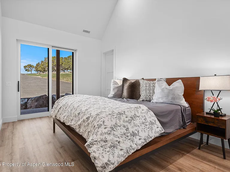 1840 Upper Cattle Creek Rd — Photo 21