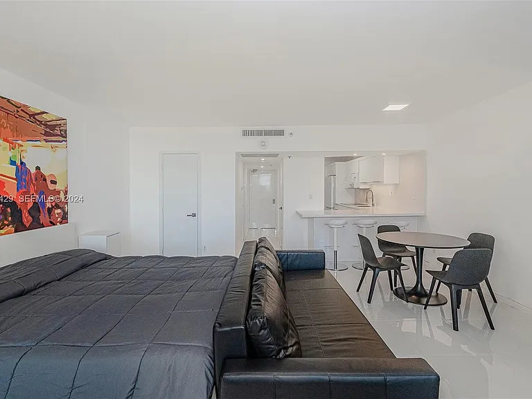 100 Lincoln Rd #519 — Photo 4