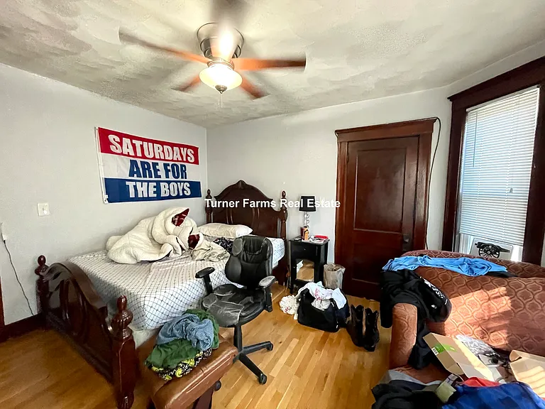 221 Holland St #2R — Photo 9