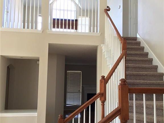 3rd image of 3417 Willowcreek Dr