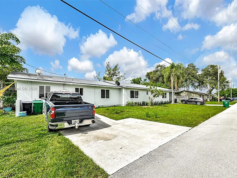 8780 SW 200th Ter — Photo 28