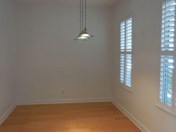 5th image of 1585 Park Ave