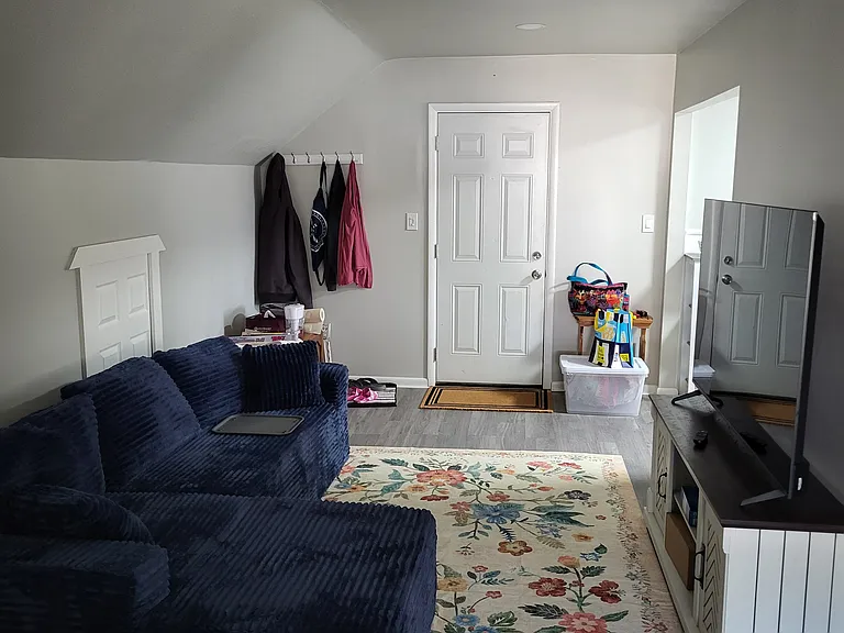 26 Selden St — Photo 6