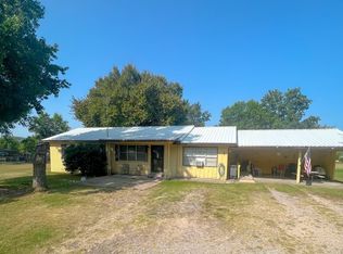 901 S Cherokee St, Vian, OK 74962