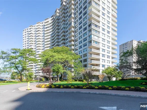 2100 Linwood Ave APT 17Y, Fort Lee, NJ 07024