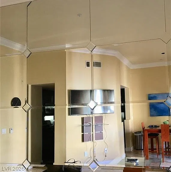 1 bed, 1.0 bath, 692 sqft, $1,398 — Photo 3