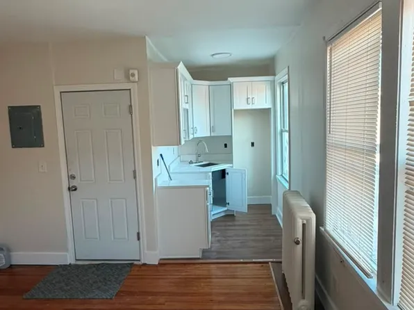 1077 Main St #1-9, Manchester, CT 06040