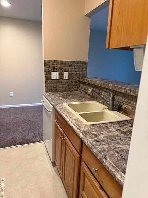 1 bed, 1.0 bath, 562 sqft, $1,100 — Photo 4