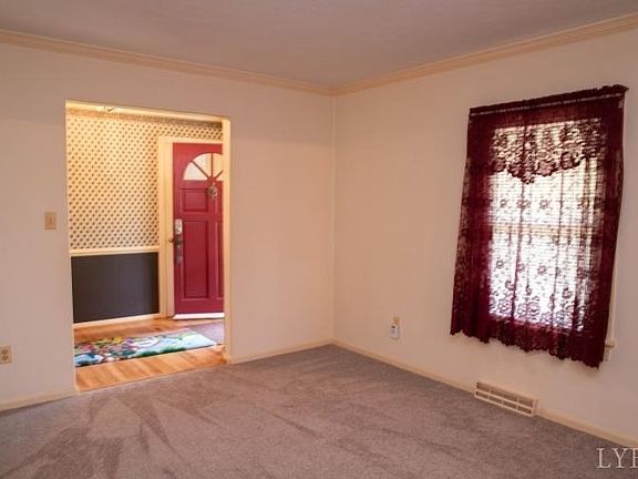 4th image of 719 Farfields Dr