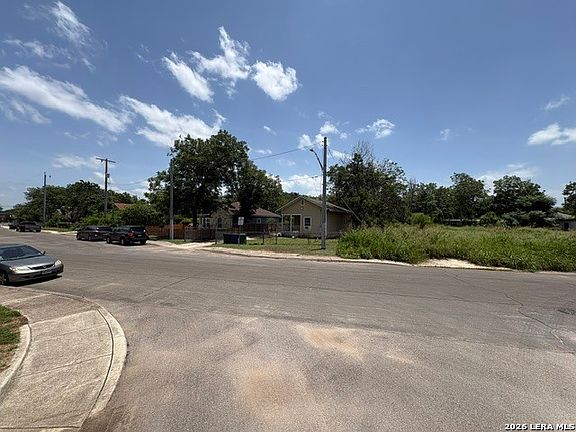 5th image of 1302 ARANSAS AVE LOT 13