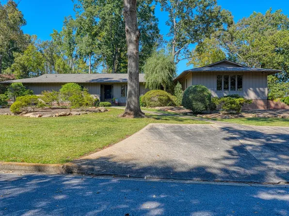 111 Plantation Dr, Moore, SC 29369