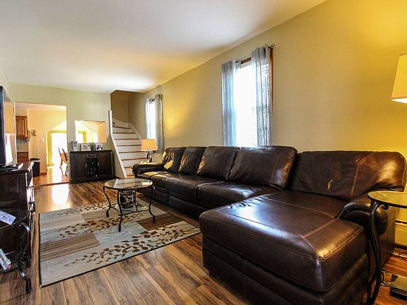 4th image of 28 Presley St