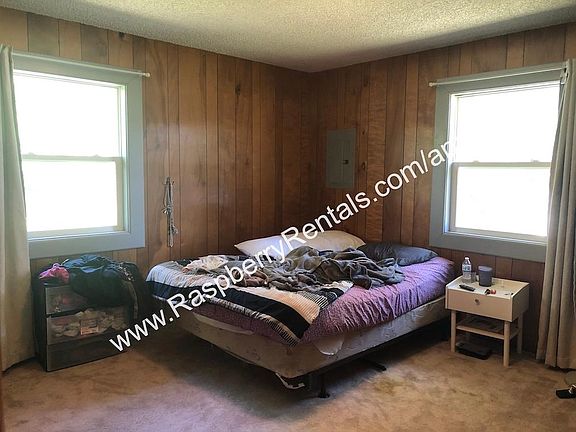 5th image of 215 Laconie Ave