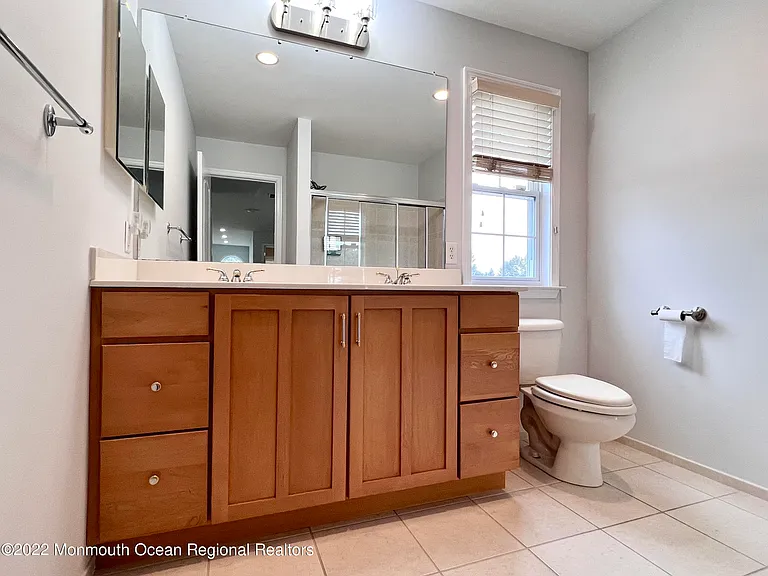 1 Hendrickson Ct — Photo 35