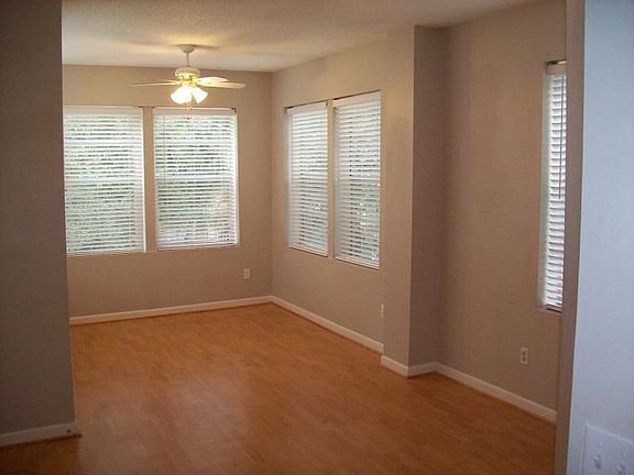 2nd image of 2786 Forbes St