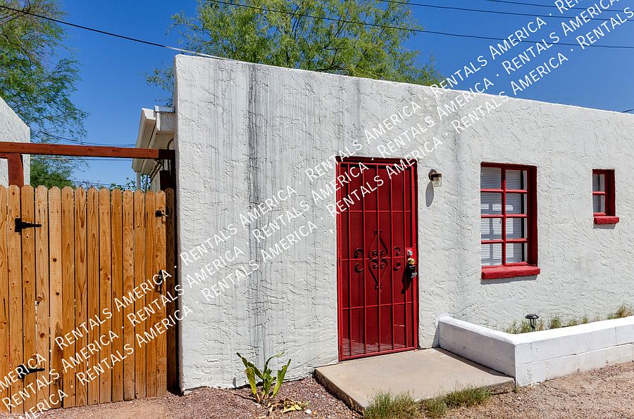 1st image of 2519 N Estrella Ave #2