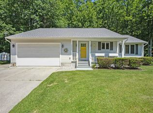 16255 Hemlock Dr, Spring Lake, MI 49456