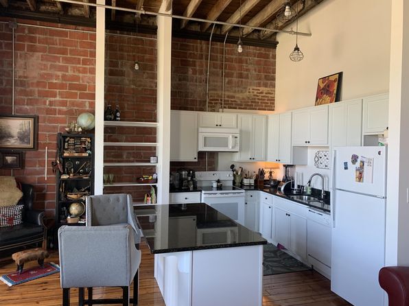 240 1st St NE APT 4