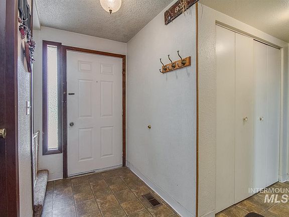 4th image of 2115&2117 Pleasanton St