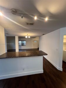 561 Racquet Club Rd APT 21, Fort Lauderdale, FL, 33326