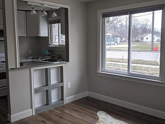 2nd image of 413 S Hamilton St #1