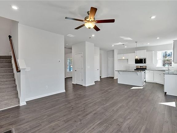 3rd image of 14 Grove Pointe Way