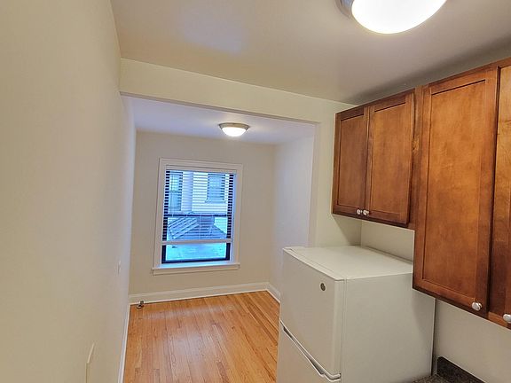 4th image of 6037-43 N Kenmore Ave #16