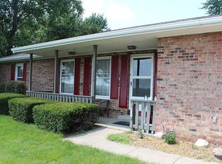 310 W Monroe St, Philo, IL 61864