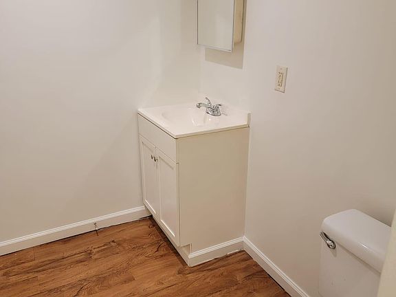 4th image of 508 W Stuart Dr APT 2