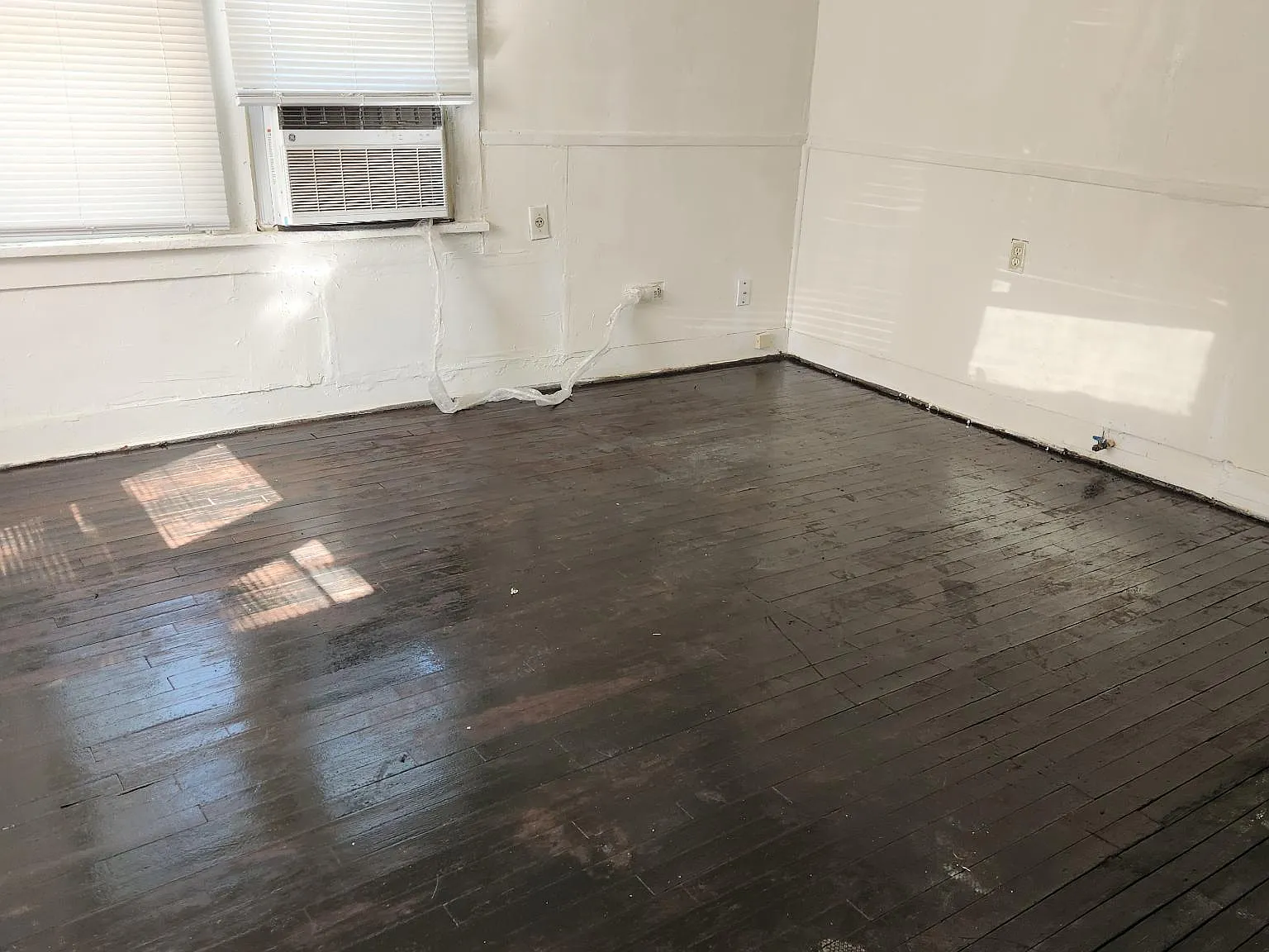 2 bed, 840 sqft, $850 — Photo 2