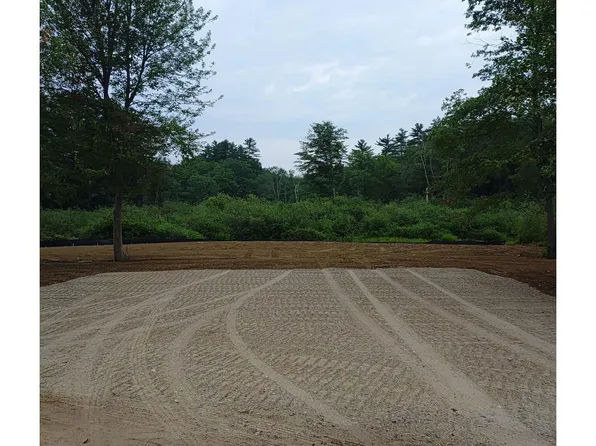 1 Loring Avenue, Farmington, NH 03835