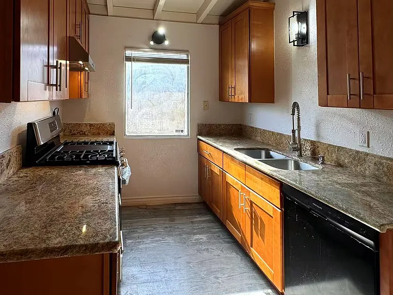 25189 Gentian Ave — Photo 9