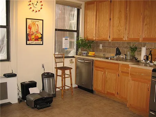 Rented by R New York | media 70