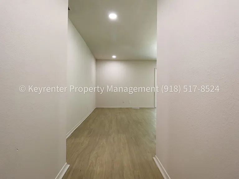 1820 S 5th Pl — Photo 11