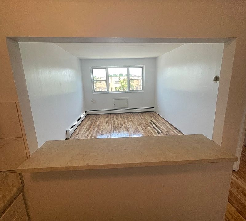 1st image of 2830 Bruckner Blvd #3